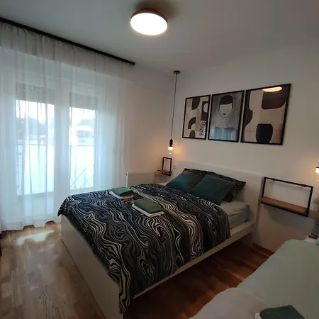 River Oasis Apartment *